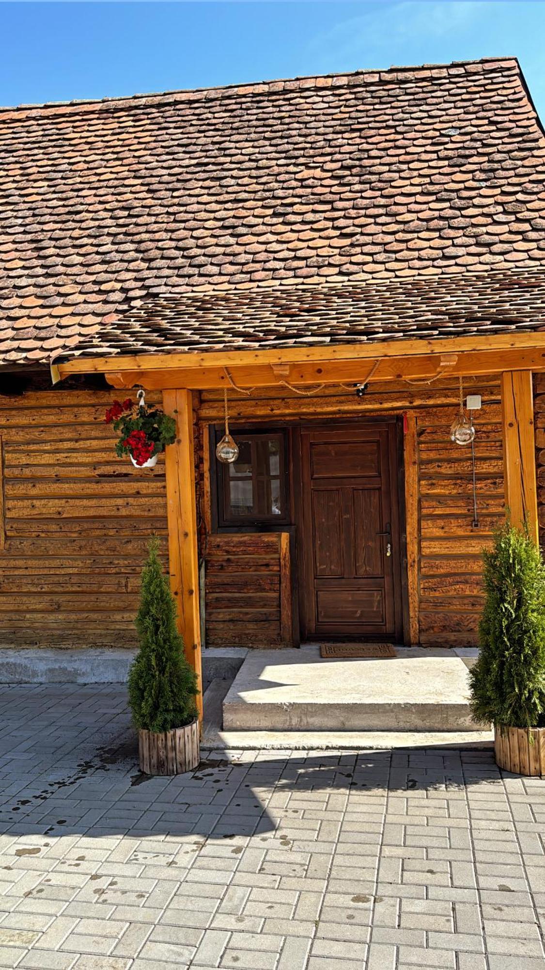 Casuta Cu Tihna Case de vacanță